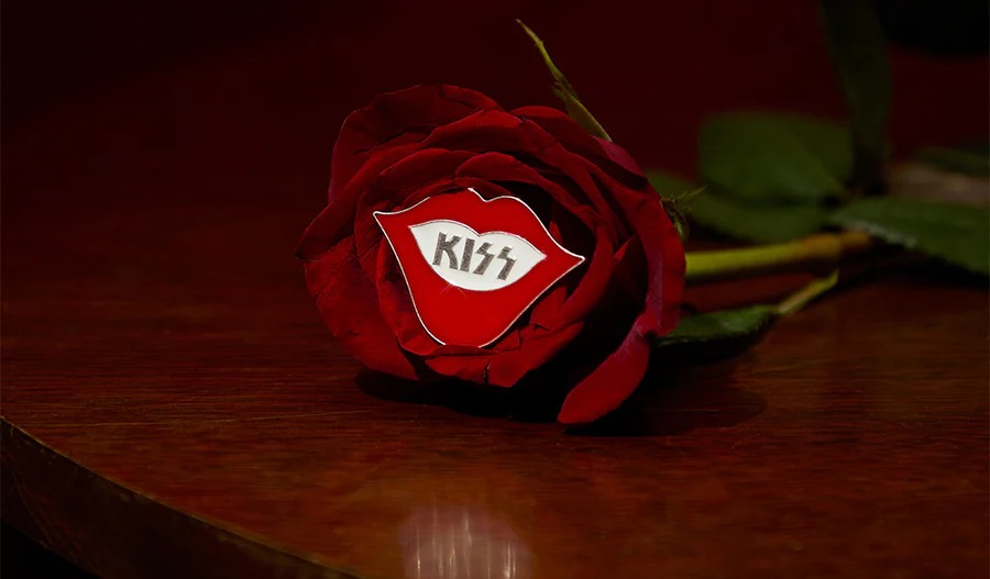 the sis kiss product image